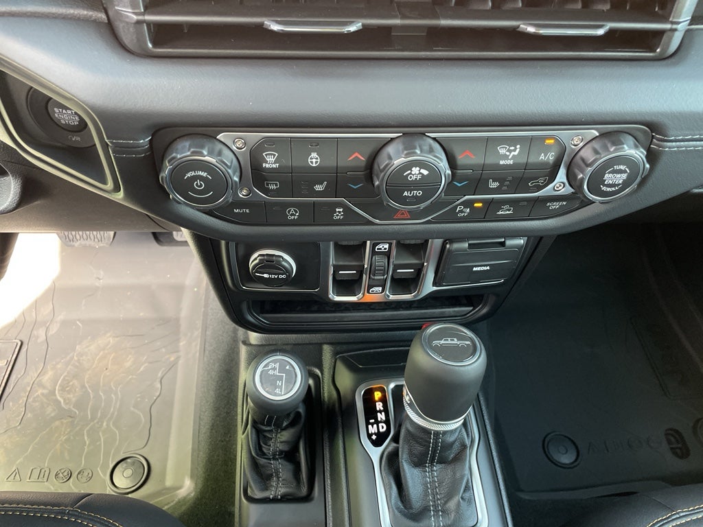 2026 Jeep Gladiator GLADIATOR SAHARA 4X4