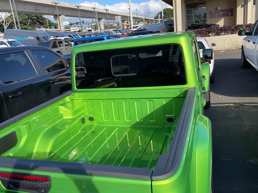 2026 Jeep Gladiator GLADIATOR SAHARA 4X4