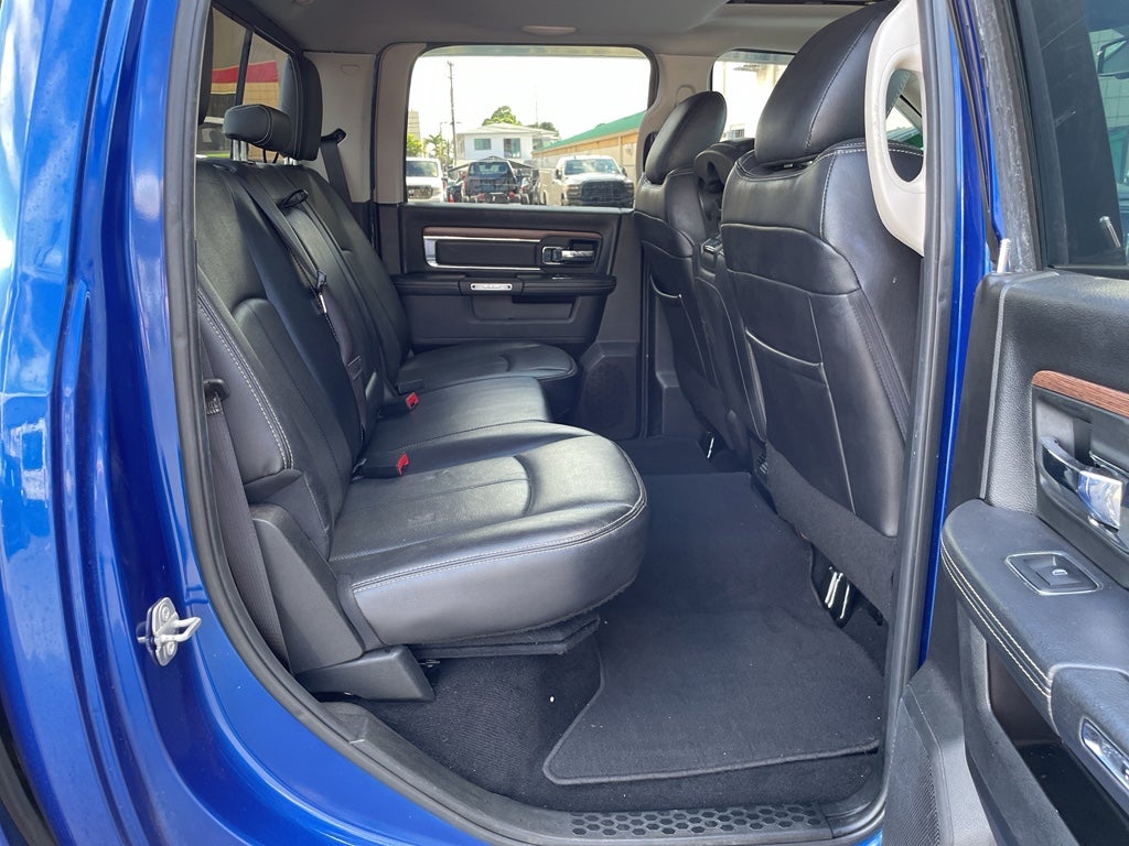 2018 RAM 1500 Laramie Crew Cab 4x2 5'7' Box