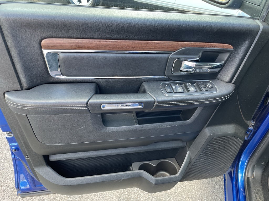 2018 RAM 1500 Laramie Crew Cab 4x2 5'7' Box