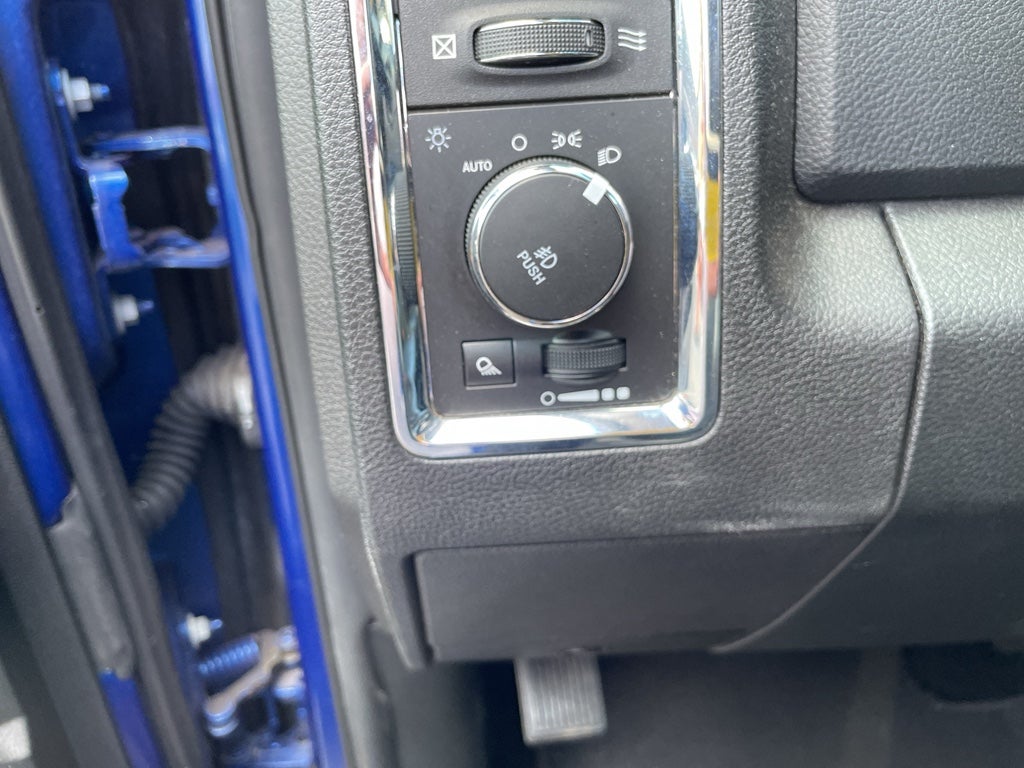 2018 RAM 1500 Laramie Crew Cab 4x2 5'7' Box