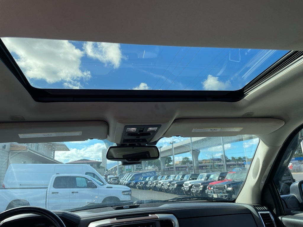 2018 RAM 1500 Laramie Crew Cab 4x2 5'7' Box