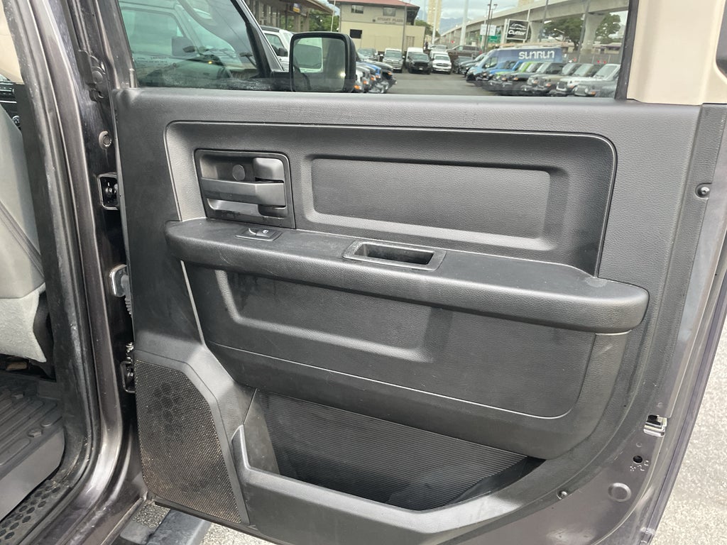 2020 RAM 1500 Classic Express Crew Cab 4x4 5'7' Box