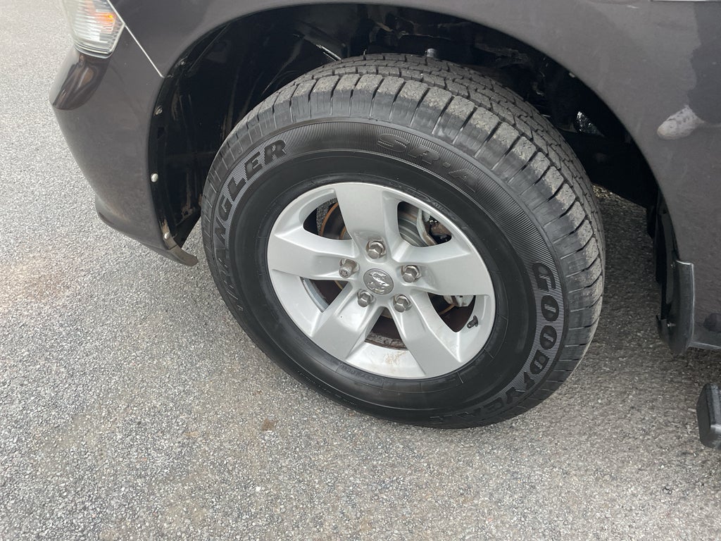 2020 RAM 1500 Classic Express Crew Cab 4x4 5'7' Box