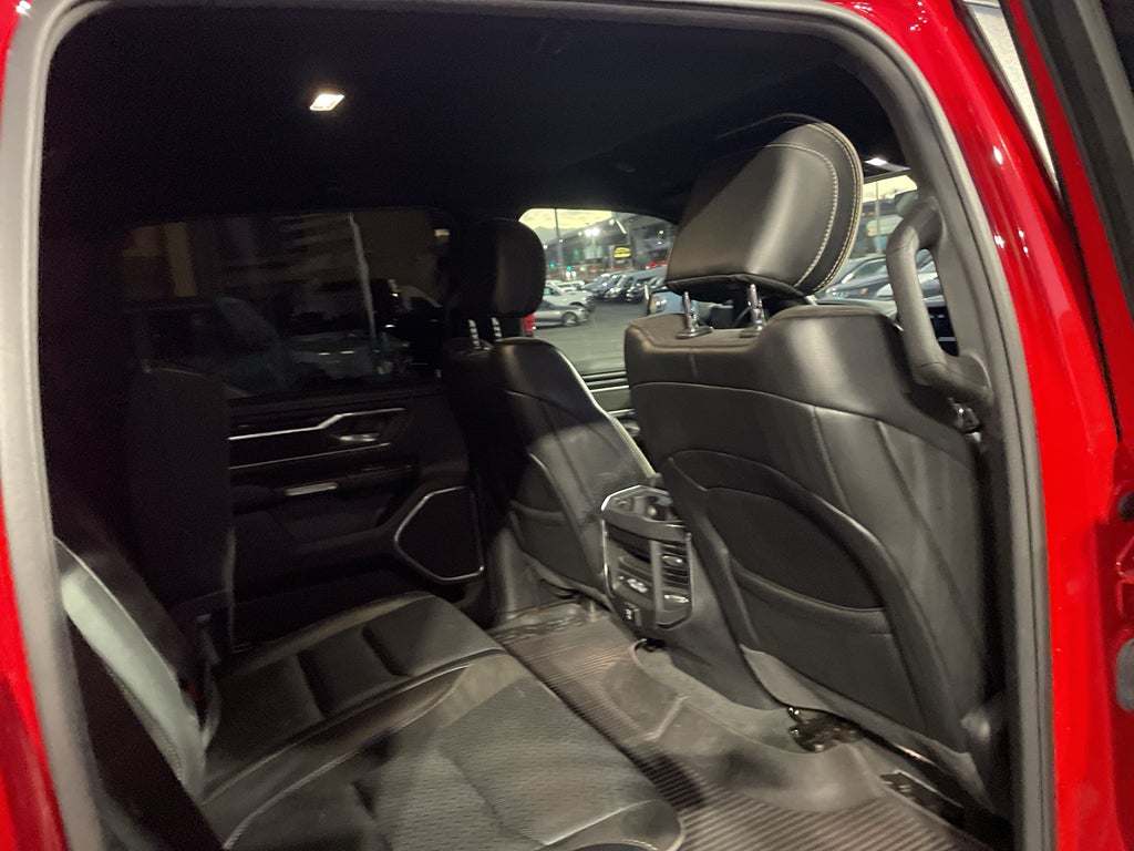 2022 RAM 1500 Laramie Crew Cab 4x2 5'7' Box