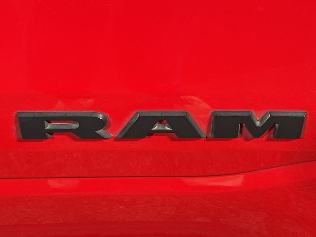 2022 RAM 1500 Laramie Crew Cab 4x2 5'7' Box