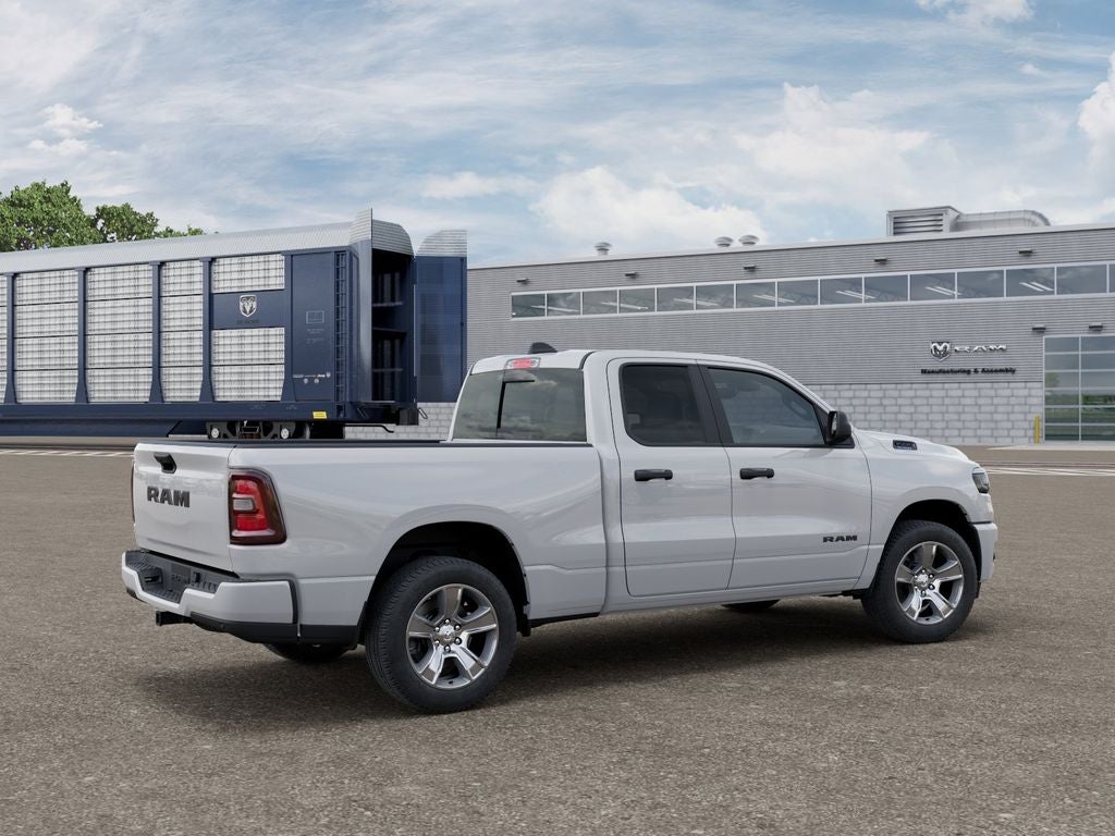2026 RAM 1500 RAM 1500 EXPRESS QUAD CAB 4X2 6'4' BOX