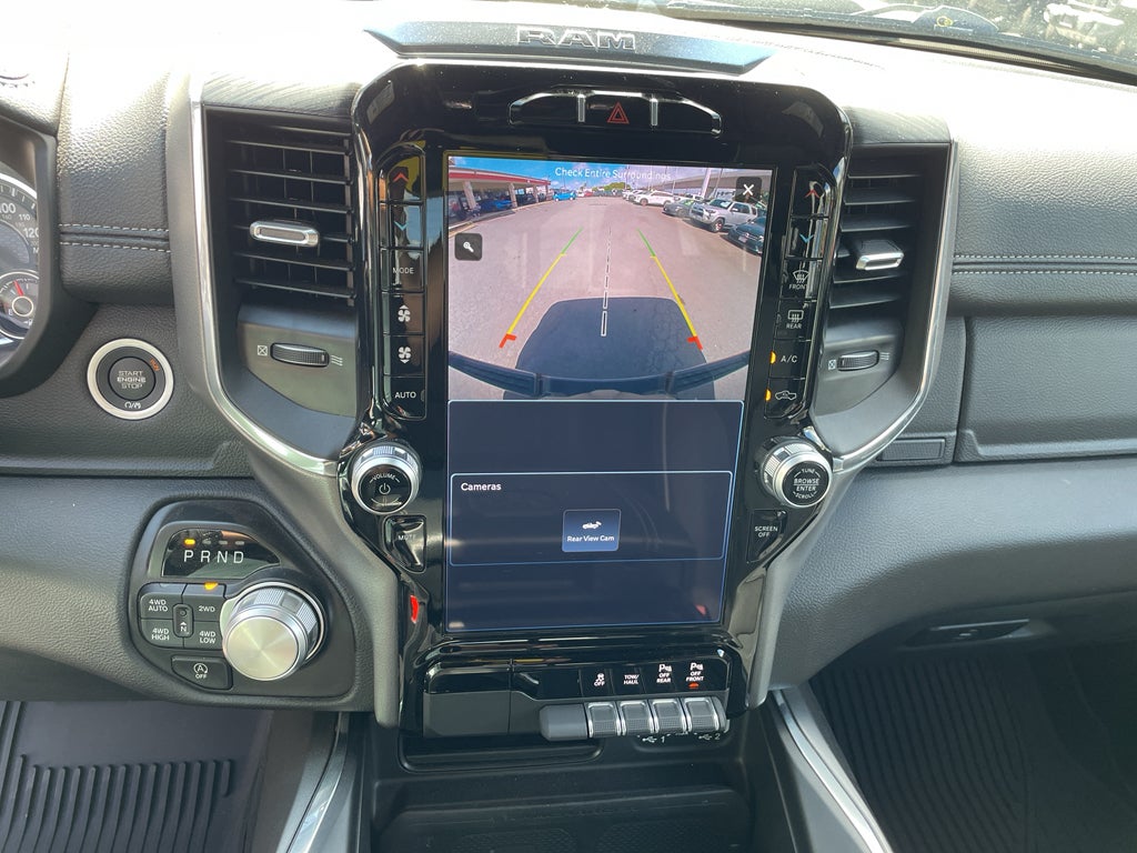 2024 RAM 1500 Laramie Crew Cab 4x4 5'7' Box