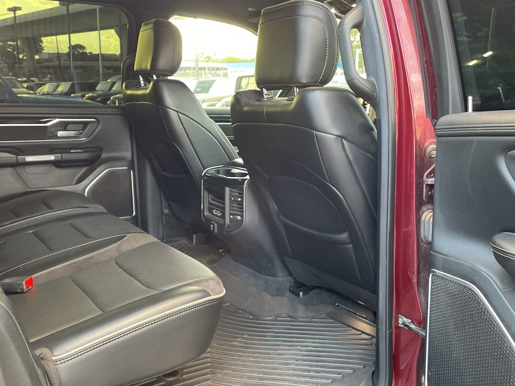2019 RAM 1500 Laramie Crew Cab 4x4 6'4' Box