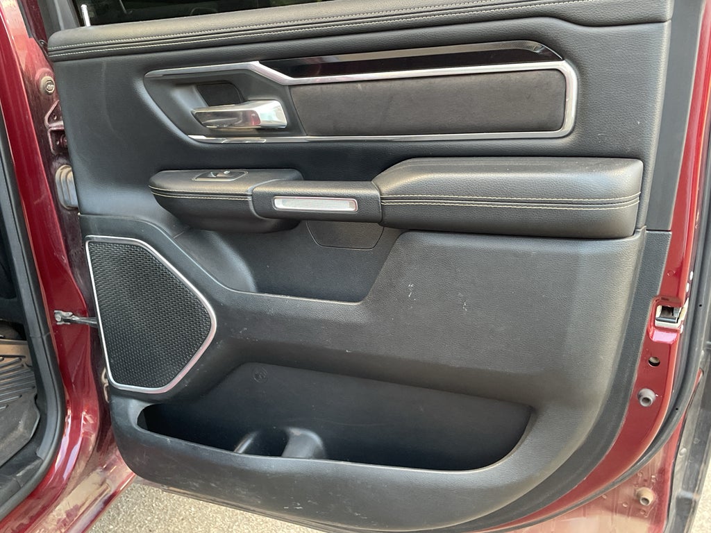 2019 RAM 1500 Laramie Crew Cab 4x4 6'4' Box