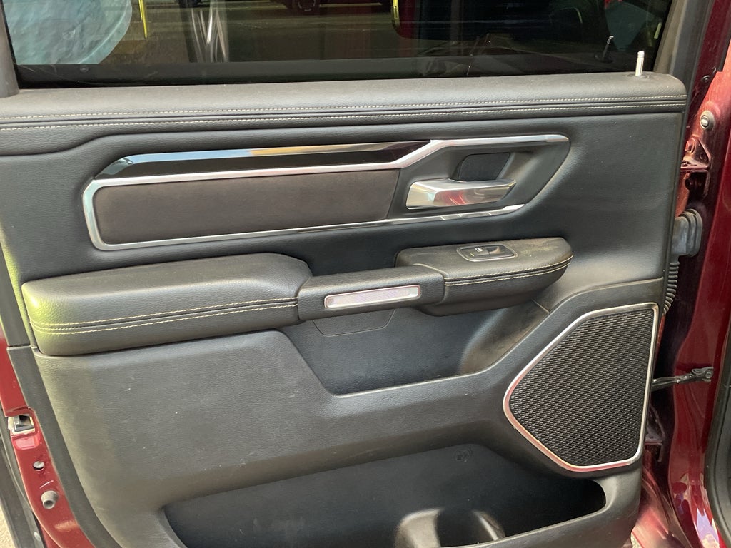 2019 RAM 1500 Laramie Crew Cab 4x4 6'4' Box