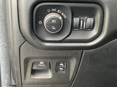 2019 RAM 1500 Laramie Crew Cab 4x4 6'4' Box