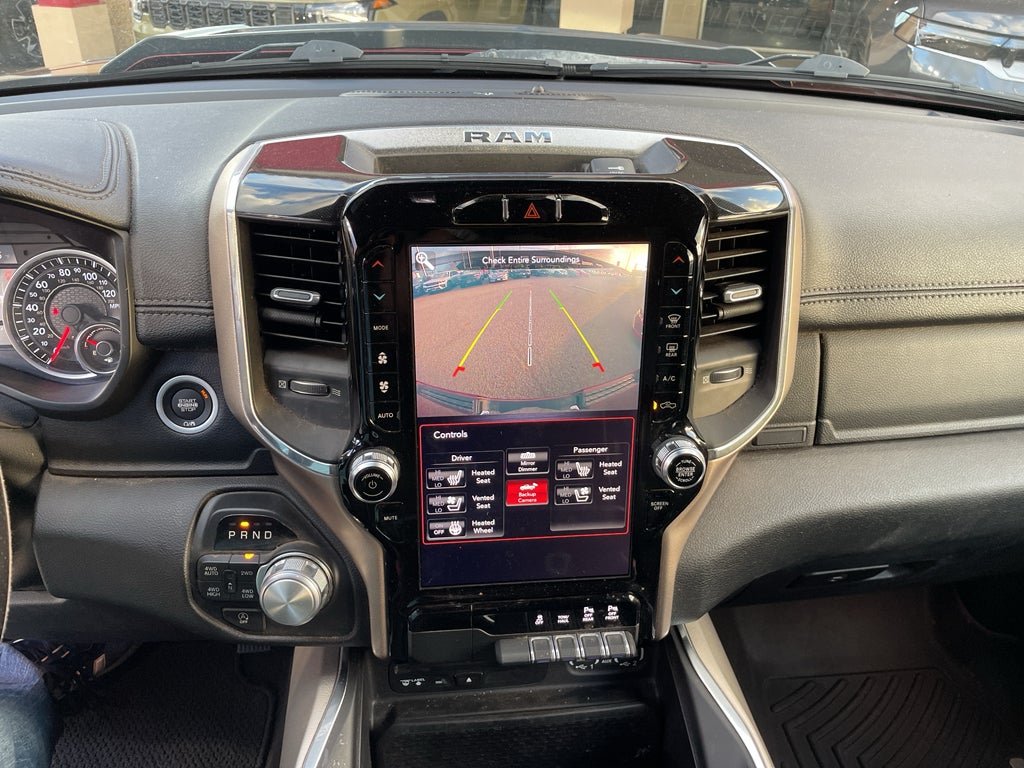 2019 RAM 1500 Laramie Crew Cab 4x4 6'4' Box