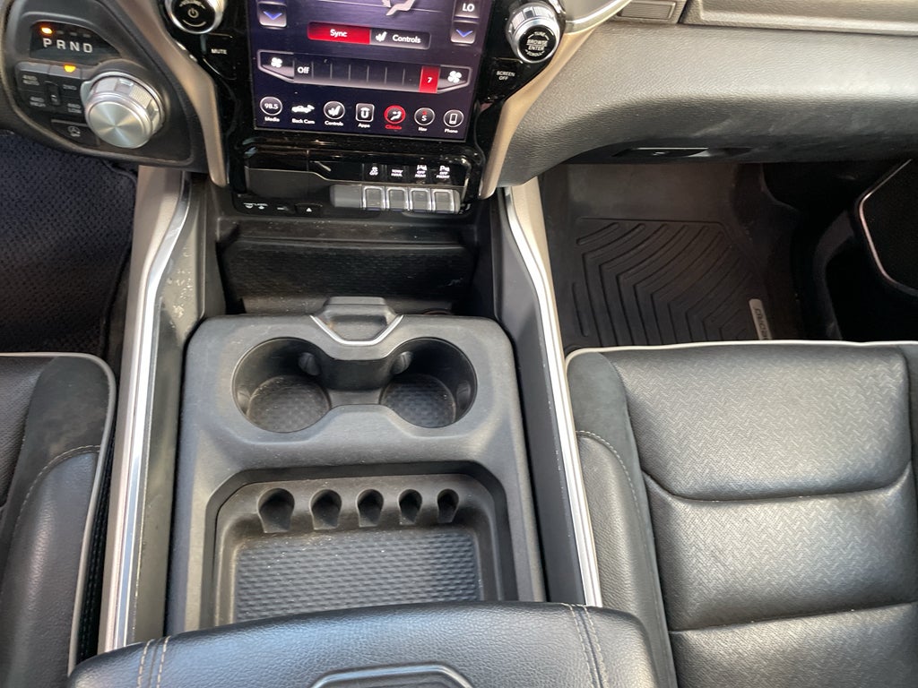 2019 RAM 1500 Laramie Crew Cab 4x4 6'4' Box