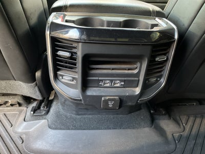 2019 RAM 1500 Laramie Crew Cab 4x4 6'4' Box