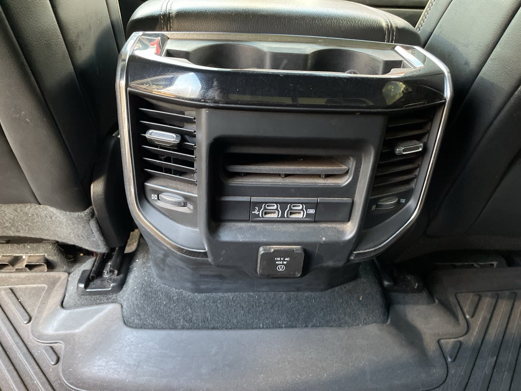 2019 RAM 1500 Laramie Crew Cab 4x4 6'4' Box