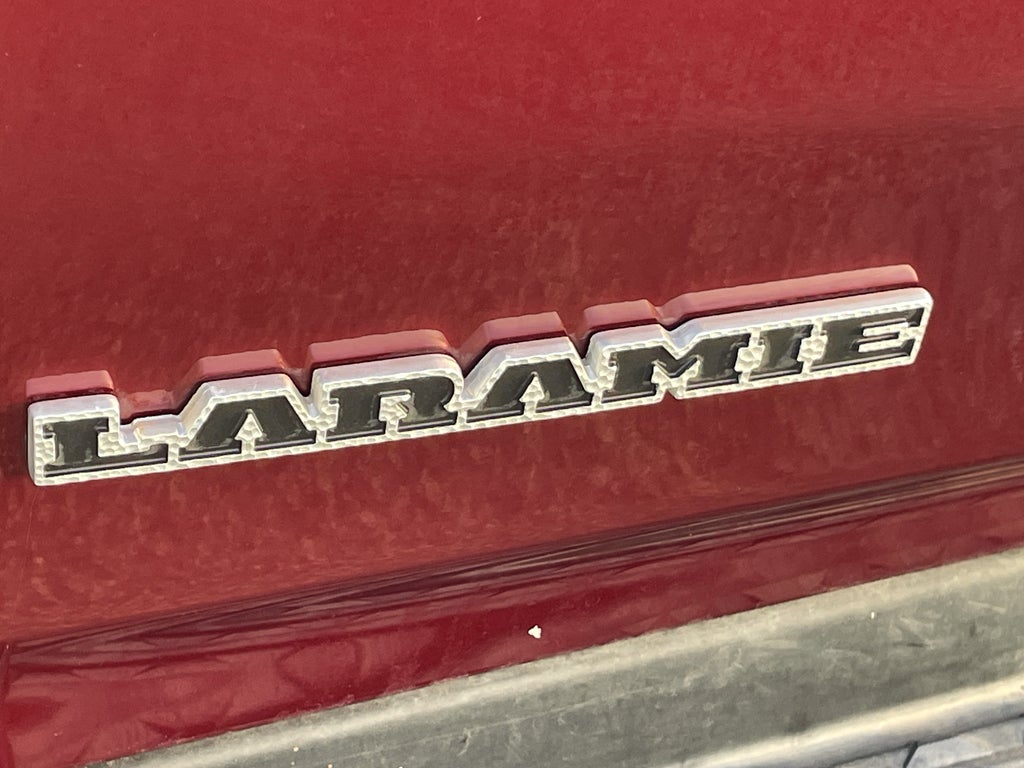2019 RAM 1500 Laramie Crew Cab 4x4 6'4' Box