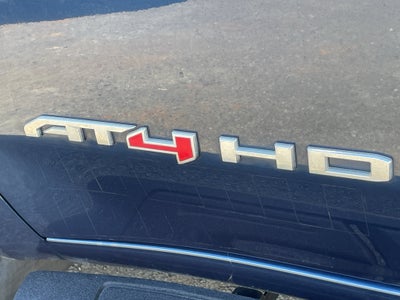 2022 GMC Sierra 2500HD 4WD Crew Cab Standard Bed AT4