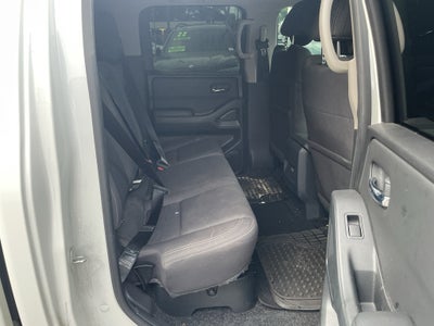 2022 Nissan Frontier Crew Cab SV 4x2