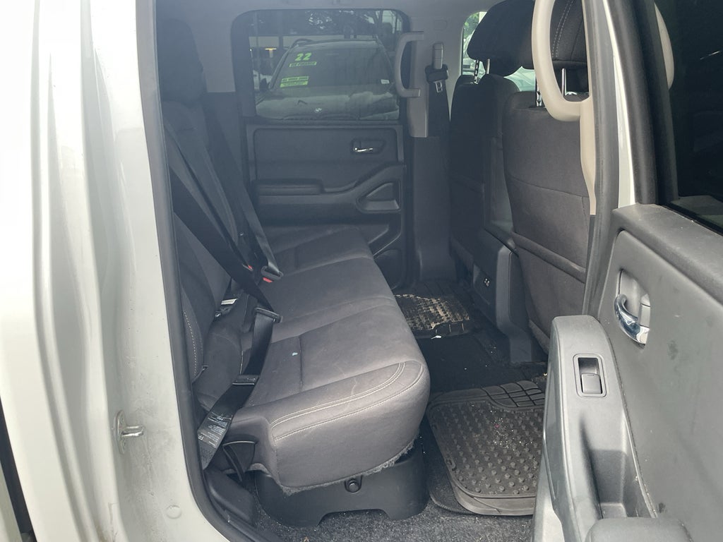 2022 Nissan Frontier Crew Cab SV 4x2