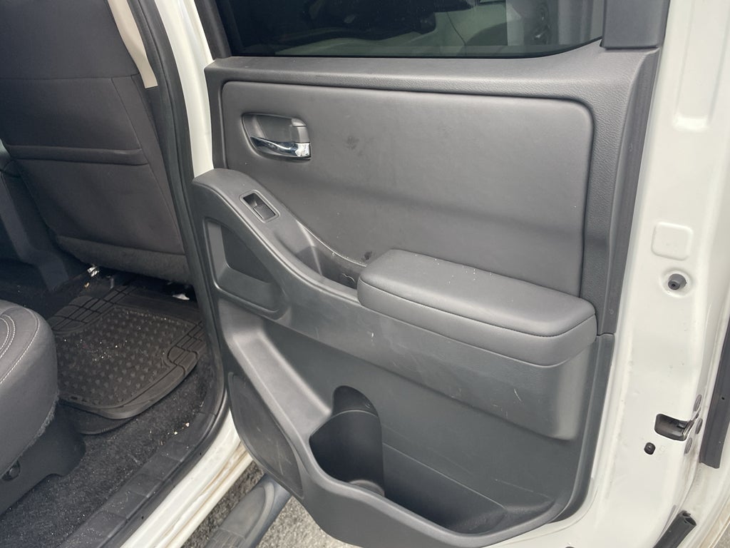 2022 Nissan Frontier Crew Cab SV 4x2