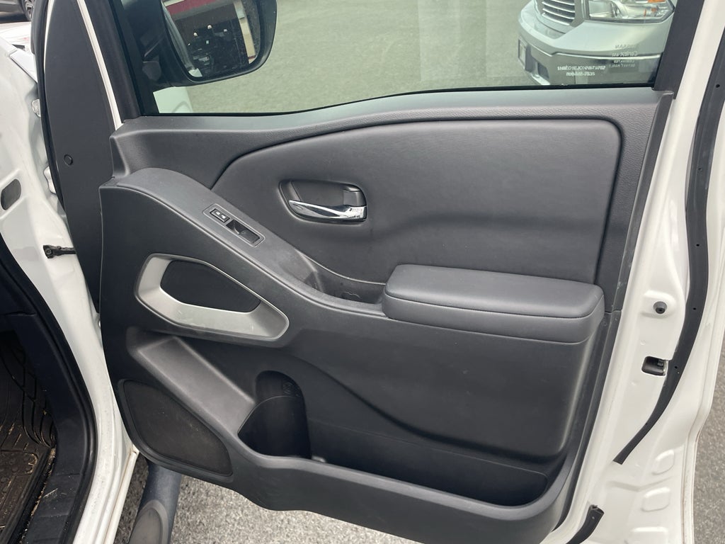 2022 Nissan Frontier Crew Cab SV 4x2