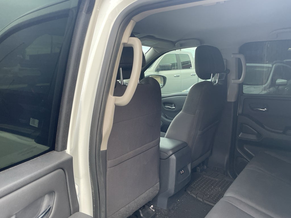 2022 Nissan Frontier Crew Cab SV 4x2
