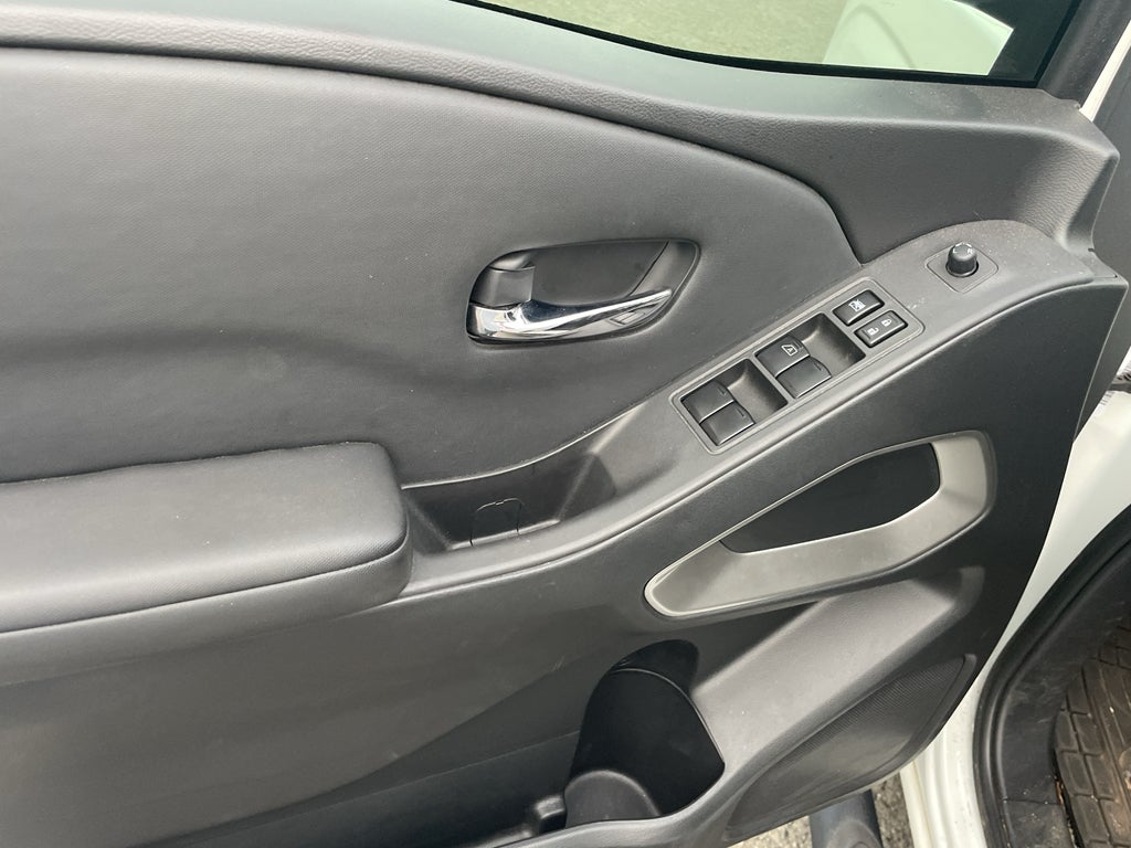 2022 Nissan Frontier Crew Cab SV 4x2