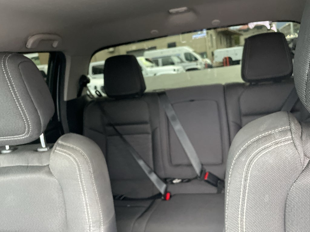 2022 Nissan Frontier Crew Cab SV 4x2