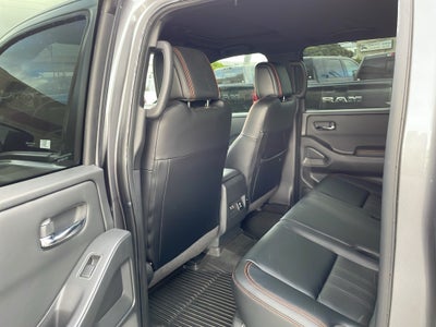 2024 Nissan Frontier Crew Cab PRO-4X 4x4
