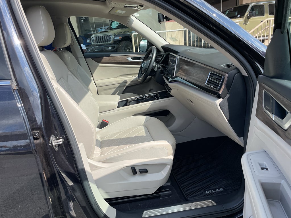 2024 Volkswagen Atlas 2.0T SEL Premium R-Line