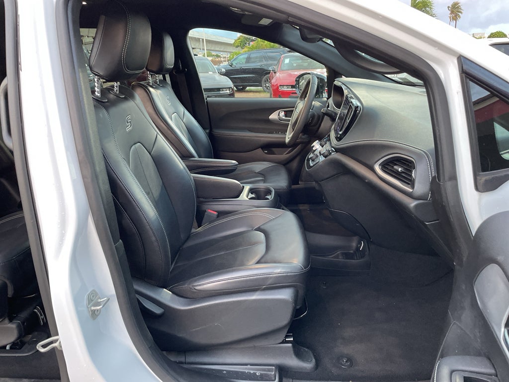 2024 Chrysler Pacifica Hybrid S Appearance Pkg