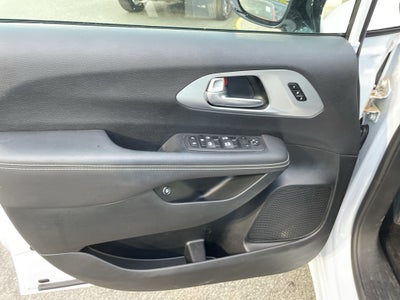 2024 Chrysler Pacifica Hybrid S Appearance Pkg