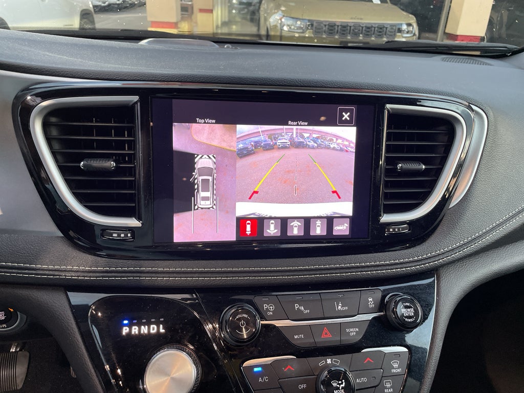 2024 Chrysler Pacifica Hybrid S Appearance Pkg