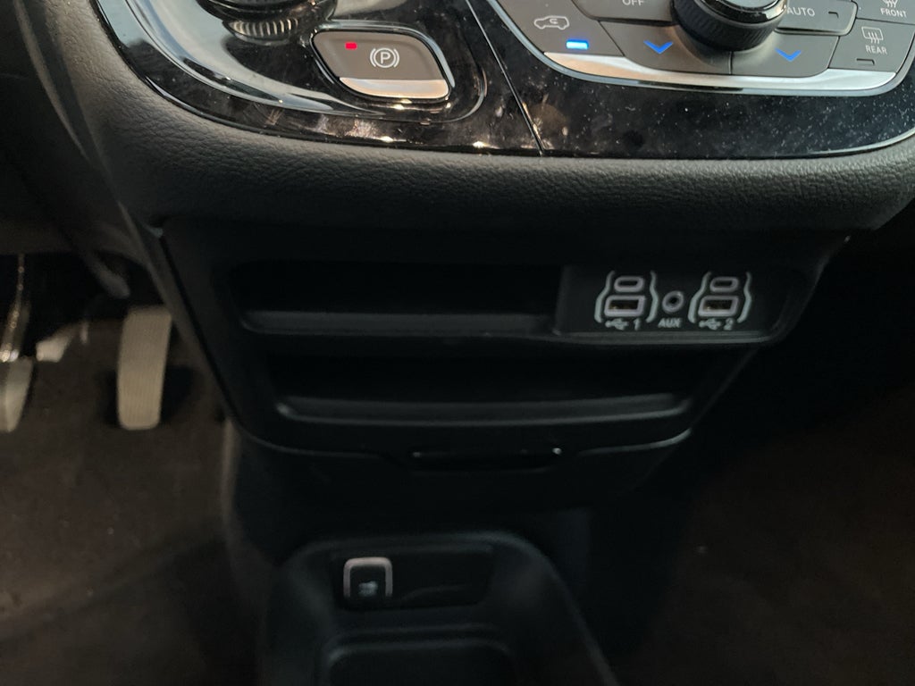 2024 Chrysler Pacifica Hybrid S Appearance Pkg