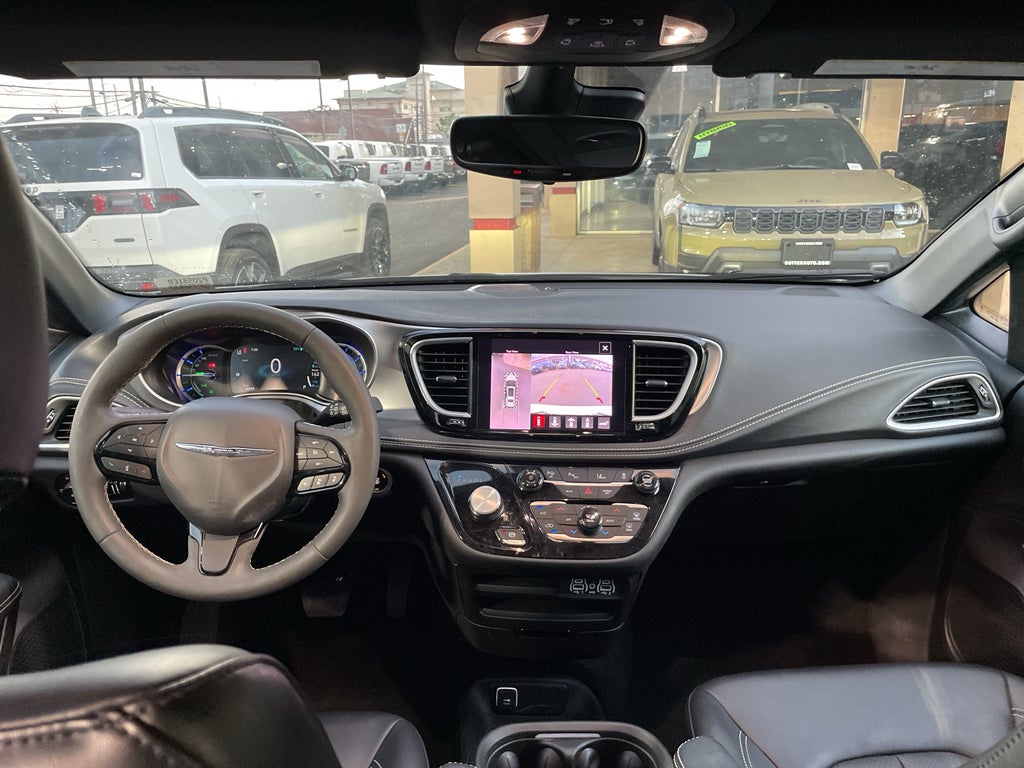 2024 Chrysler Pacifica Hybrid S Appearance Pkg