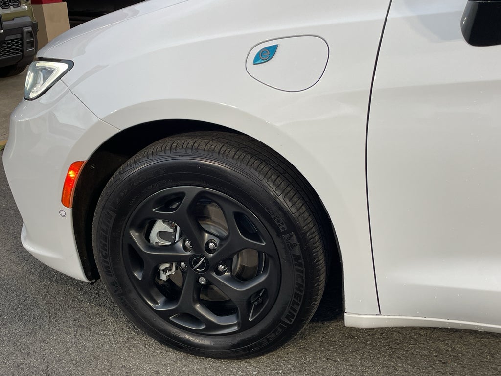 2024 Chrysler Pacifica Hybrid S Appearance Pkg