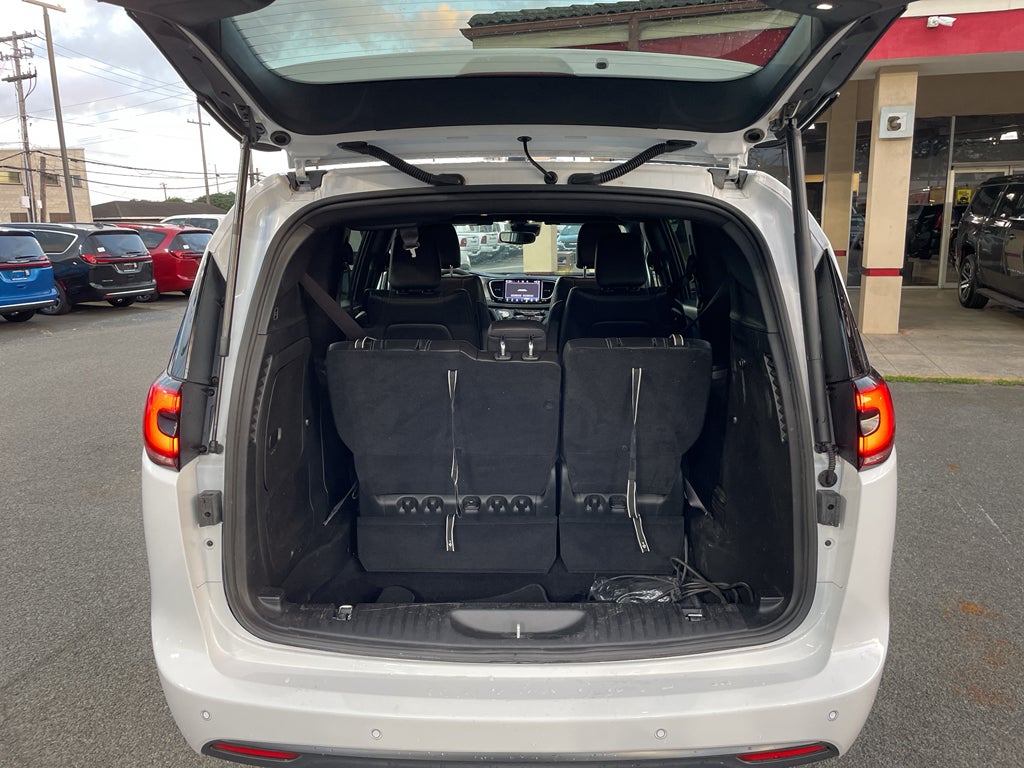 2024 Chrysler Pacifica Hybrid S Appearance Pkg