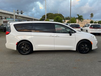 2024 Chrysler Pacifica Hybrid S Appearance Pkg