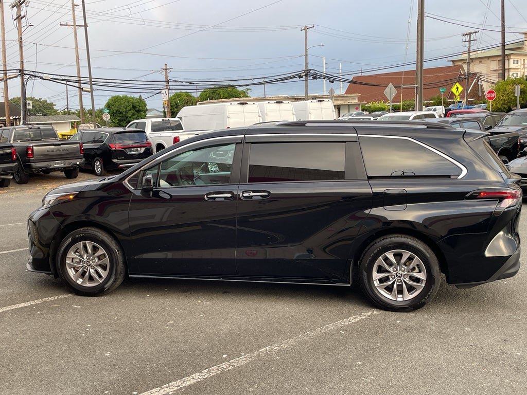 2025 Toyota Sienna XLE