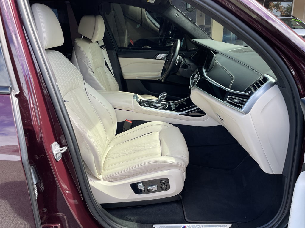 2022 BMW X7 M50i