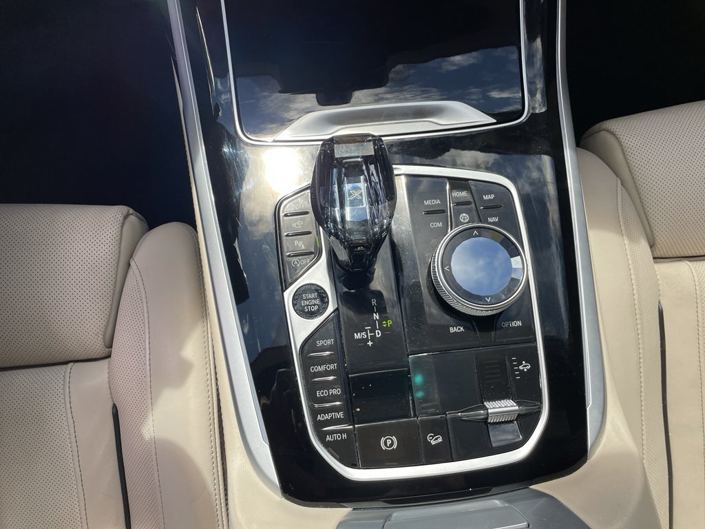 2022 BMW X7 M50i