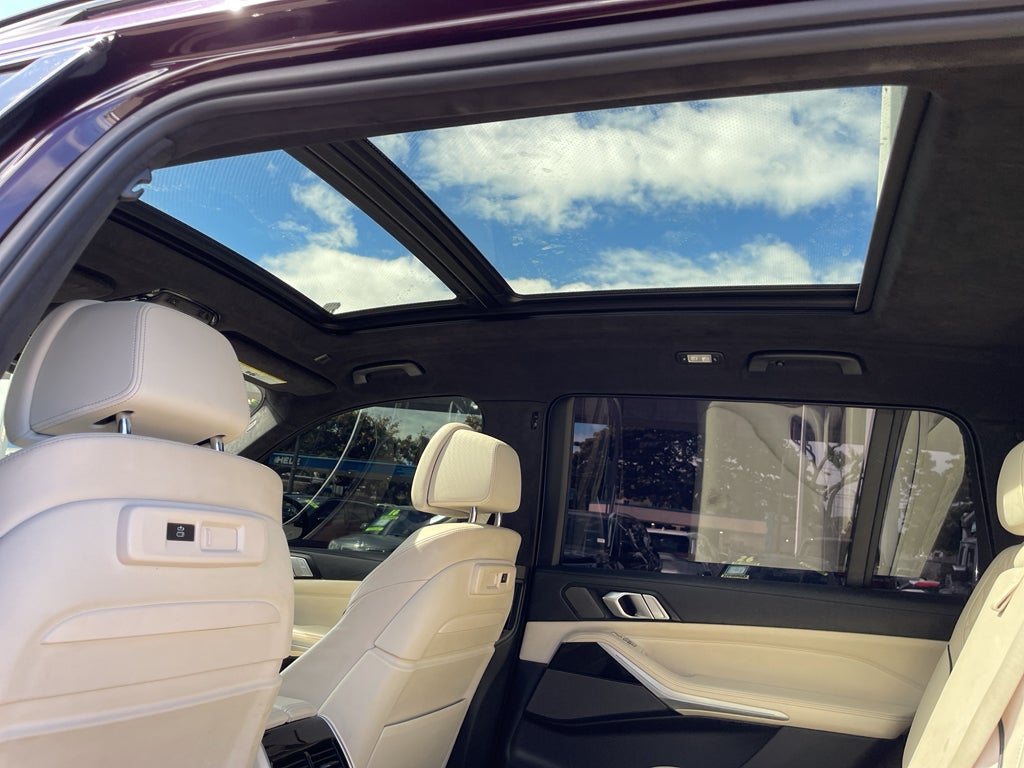 2022 BMW X7 M50i