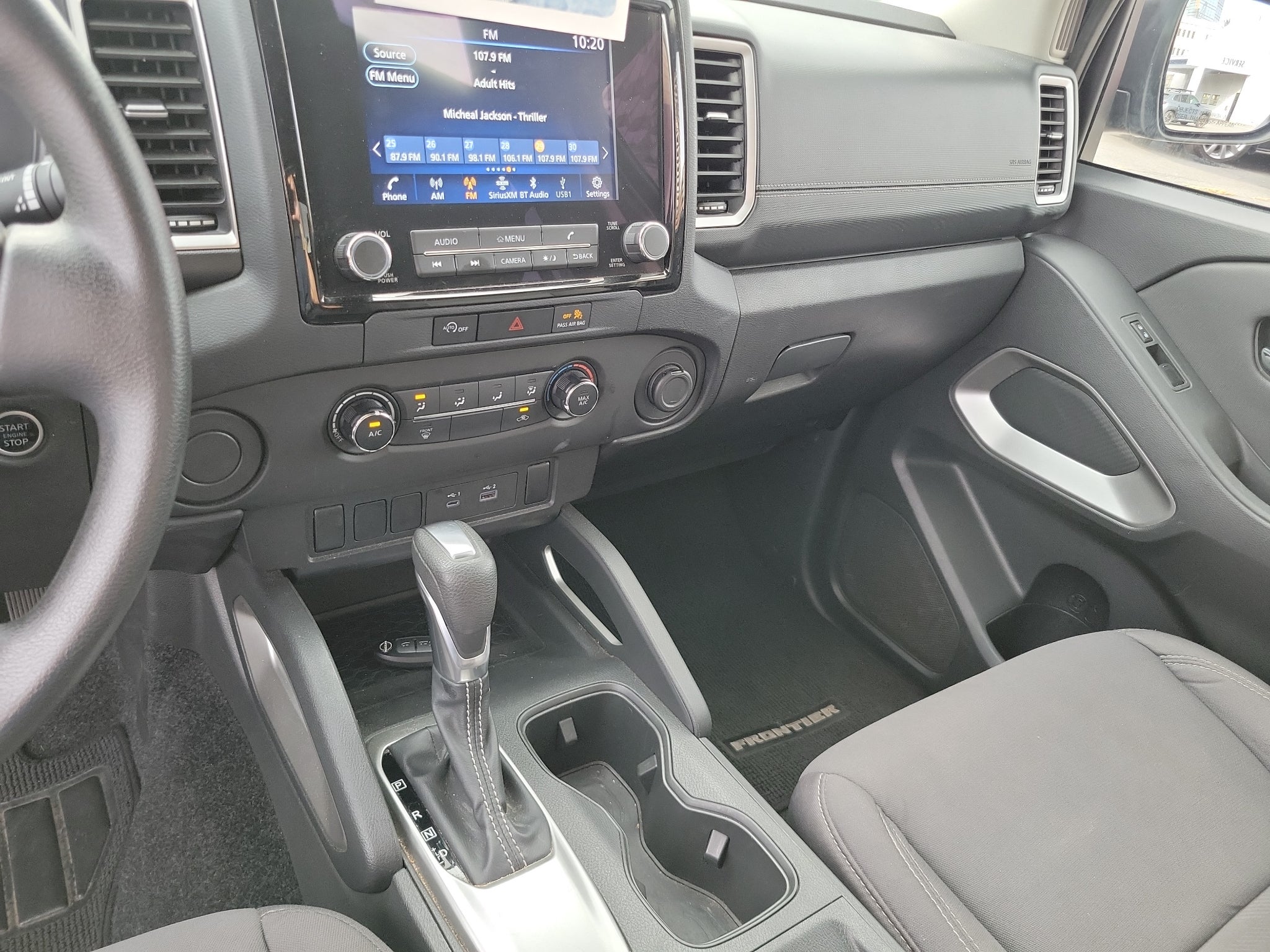 2024 Nissan Frontier SV