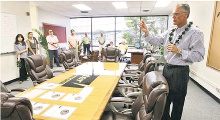 gary speaking to small audience